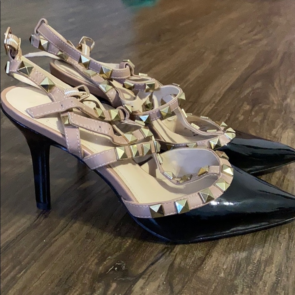 Pointed toe heels